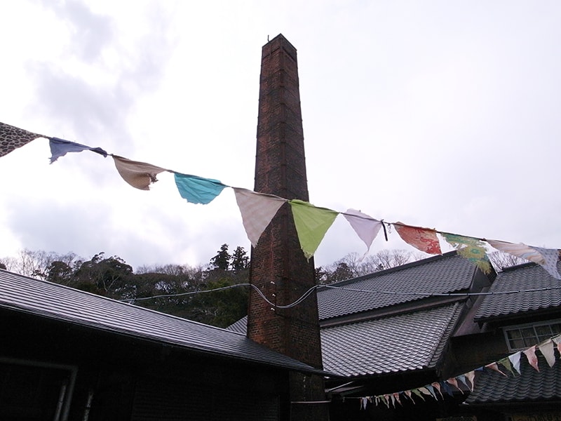 薪の時代の煙突。現在は使われていないが、寺田本家の象徴になっている。